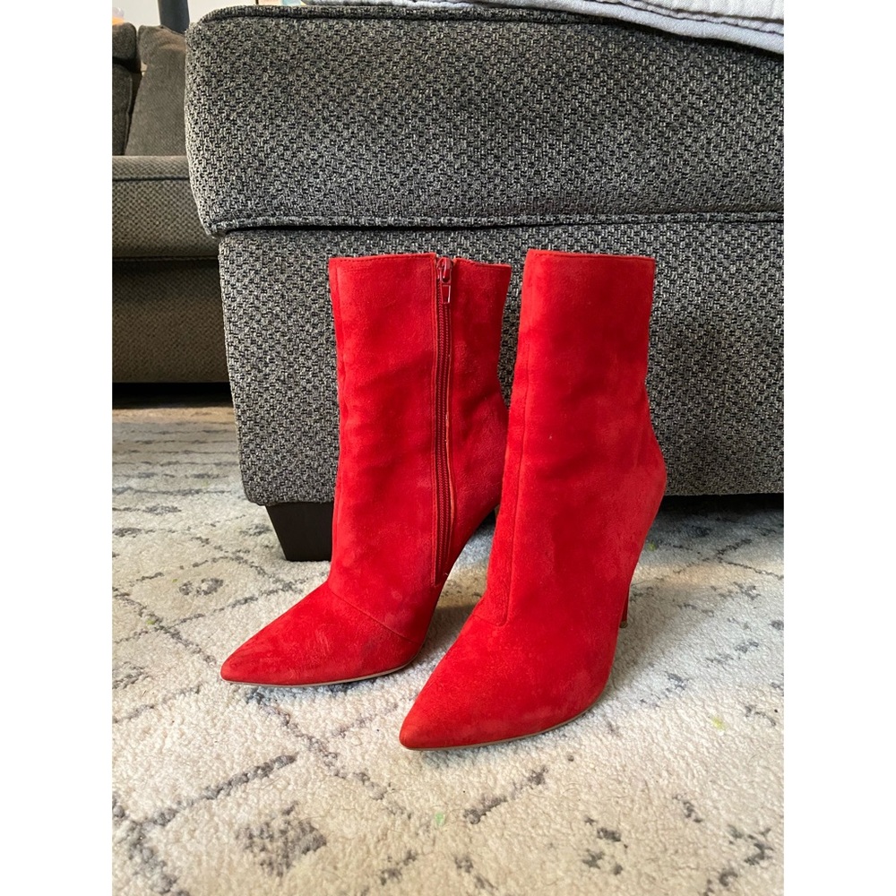 Steve Madden Wagner Bootie in Red Suede
